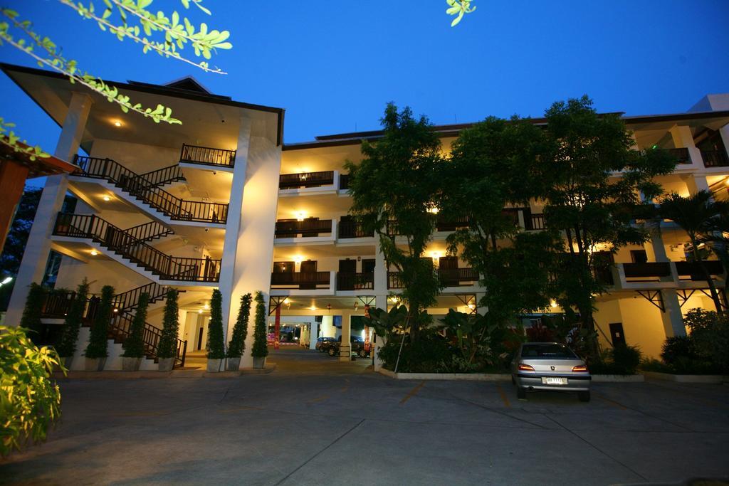 Top North Hotel Чиангмай Экстерьер фото