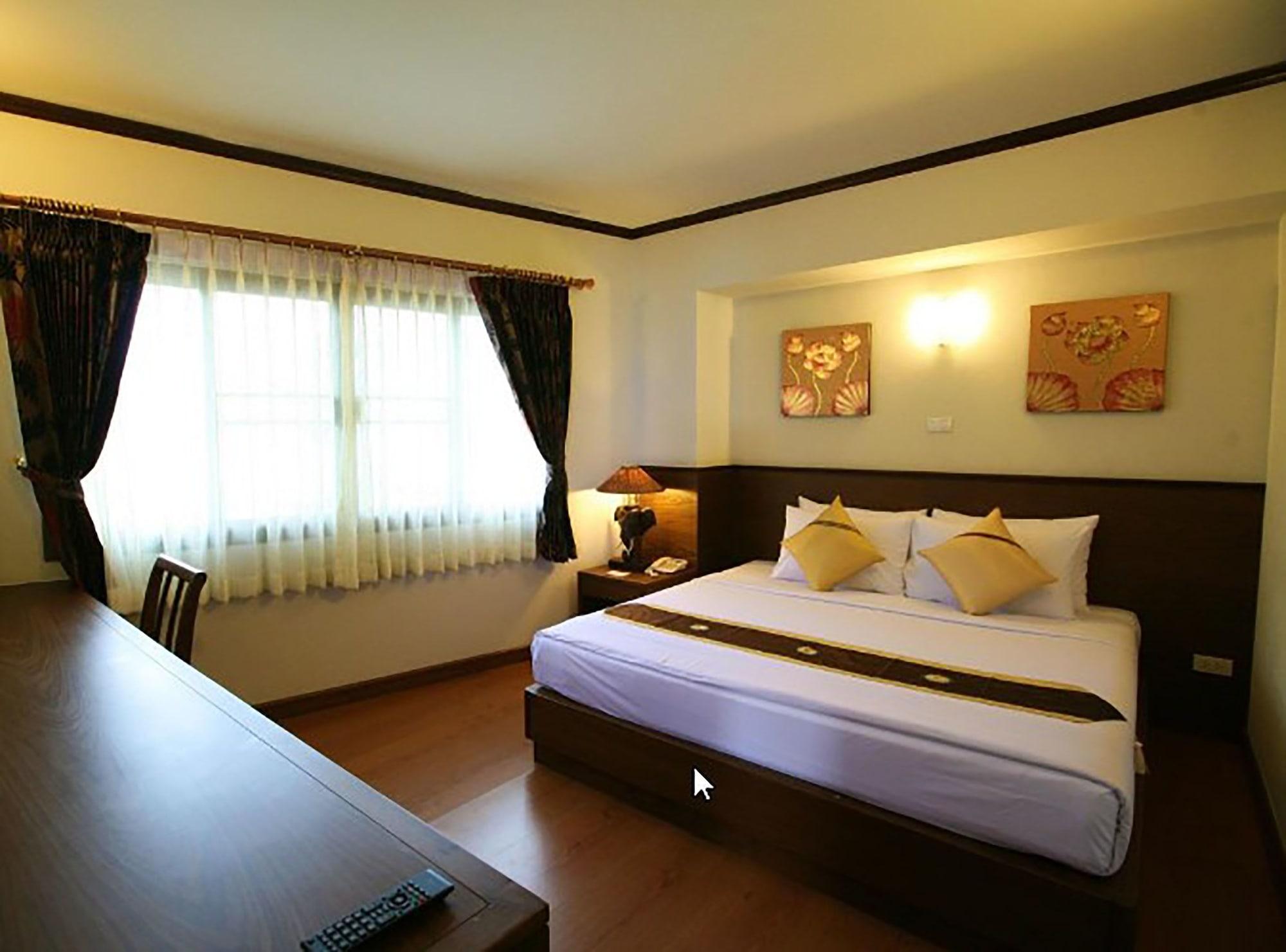 Top North Hotel Чиангмай Экстерьер фото